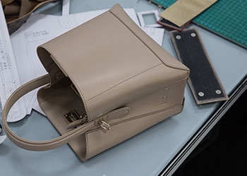 Packing and Shipping of Handbags