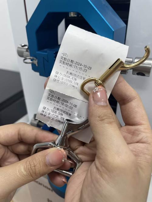 How to test the hardwares of bag are durable?