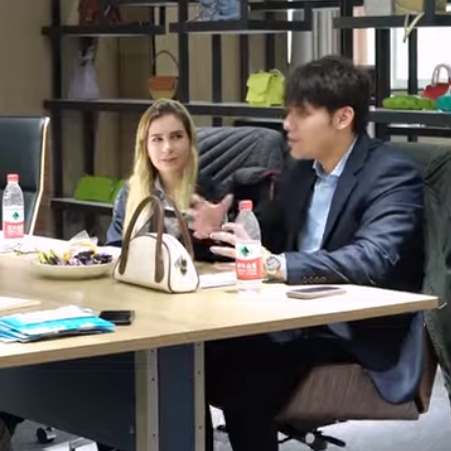 The clients visits Gionar Factory, The High Quality Leather Bag Manufacturer in China