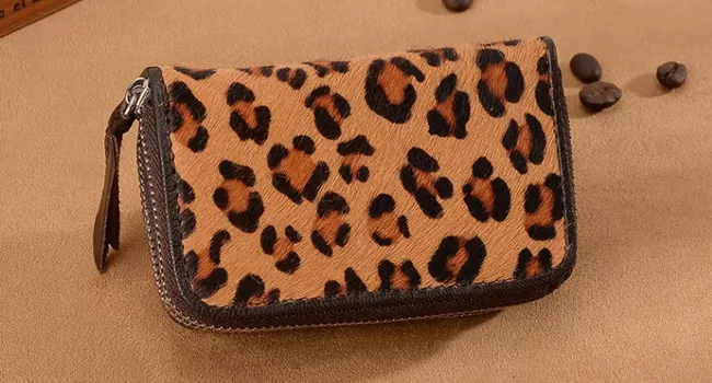 Do horses have hair or fur? Is horse hair expensive?